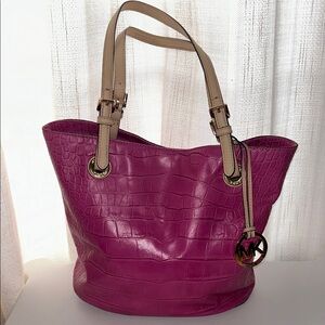Michael Kors Jet Set Signature 38t6xttt2e Hot Pink Croc Embossed‎ Tan Straps EUC